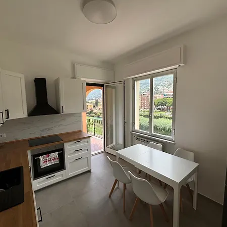 アパート Delfino Marina dʼAndora