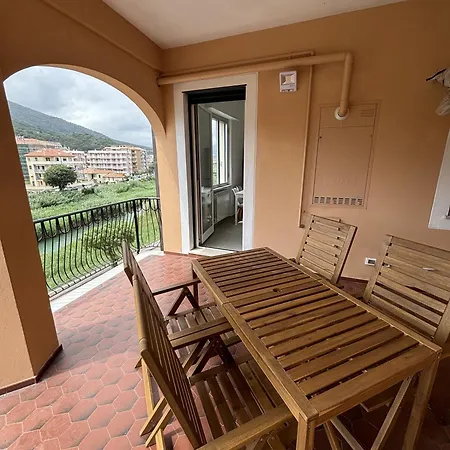 アパート Delfino